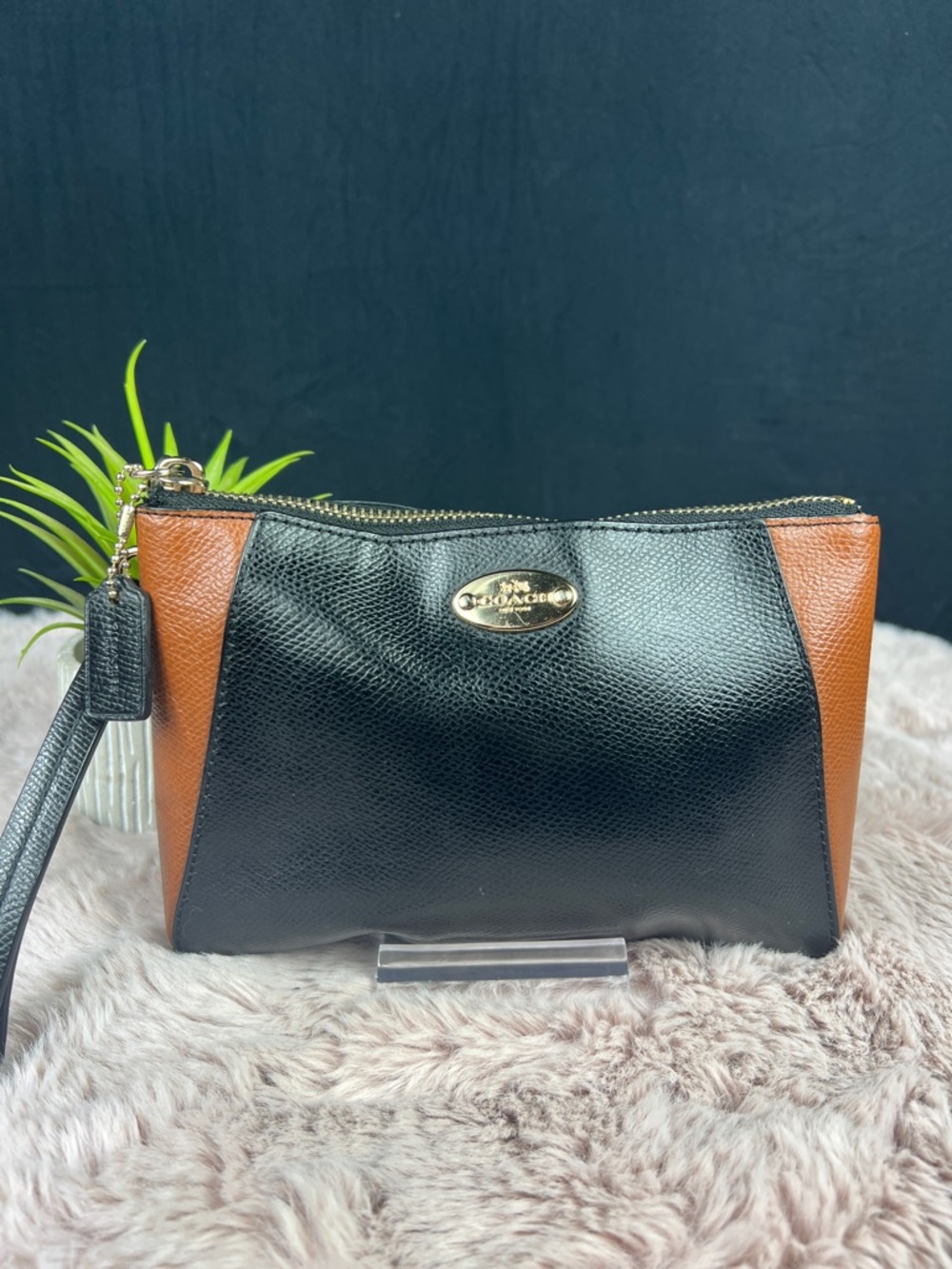 COACH Morgan Crossgrain Leather Colorblock Clutch Wristlet Black/Saddle